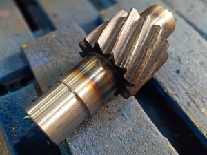 Вал-шестерня 2 ступени редуктора 1Ц2У-250 (z=13) для работы в зацеплении с колесом 2 ступени 62 зуба